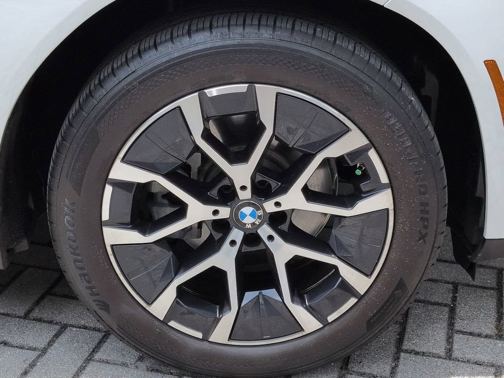 New 2025 BMW X3 xDrive30i w/ Convenience Package AWD/4WD image 11