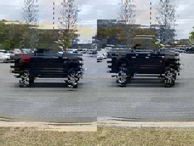 Used 2025 Ford F150 Lariat w/ Equipment Group 501A Mid image 2