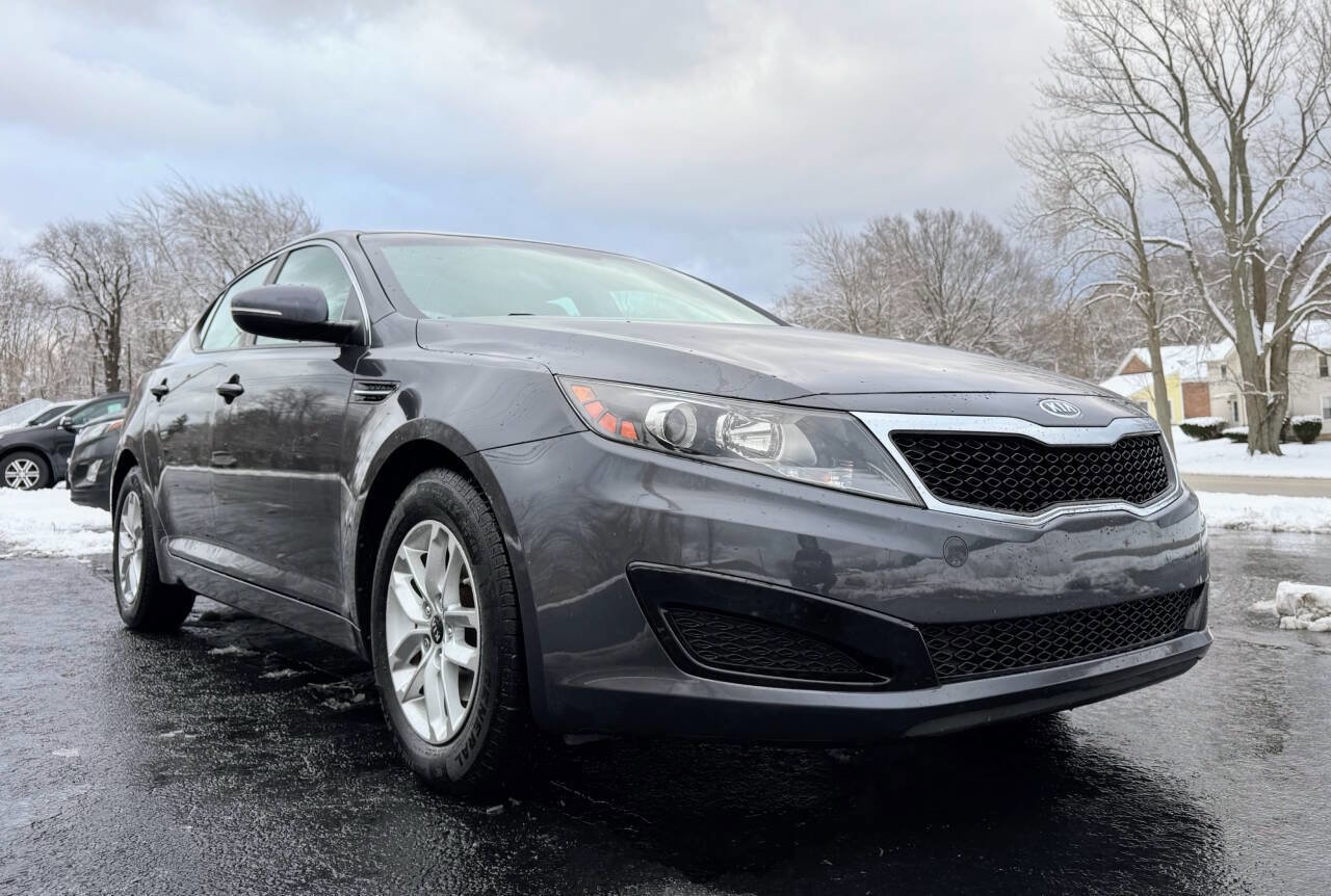 Used 2011 Kia Optima LX image 3