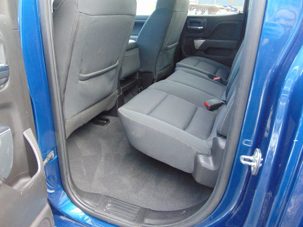 Used 2019 Chevrolet Silverado 1500 LT w/ LPO, Black Pack AWD/4WD image 3