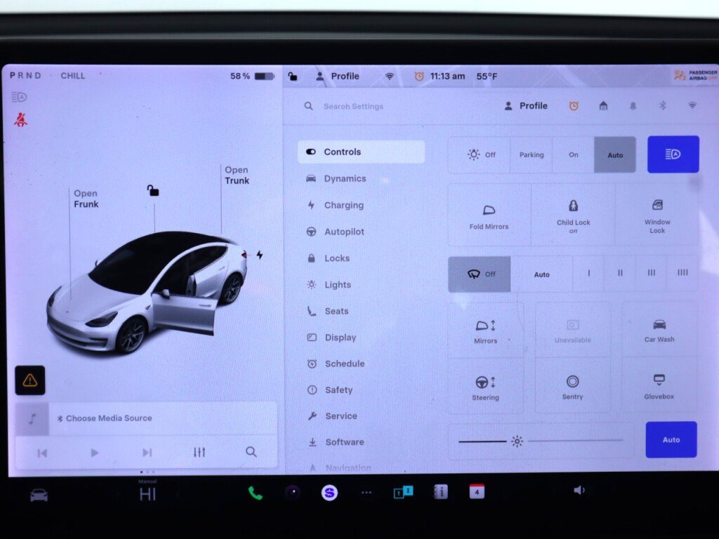 Used 2020 Tesla Model 3 Standard Range Plus image 21
