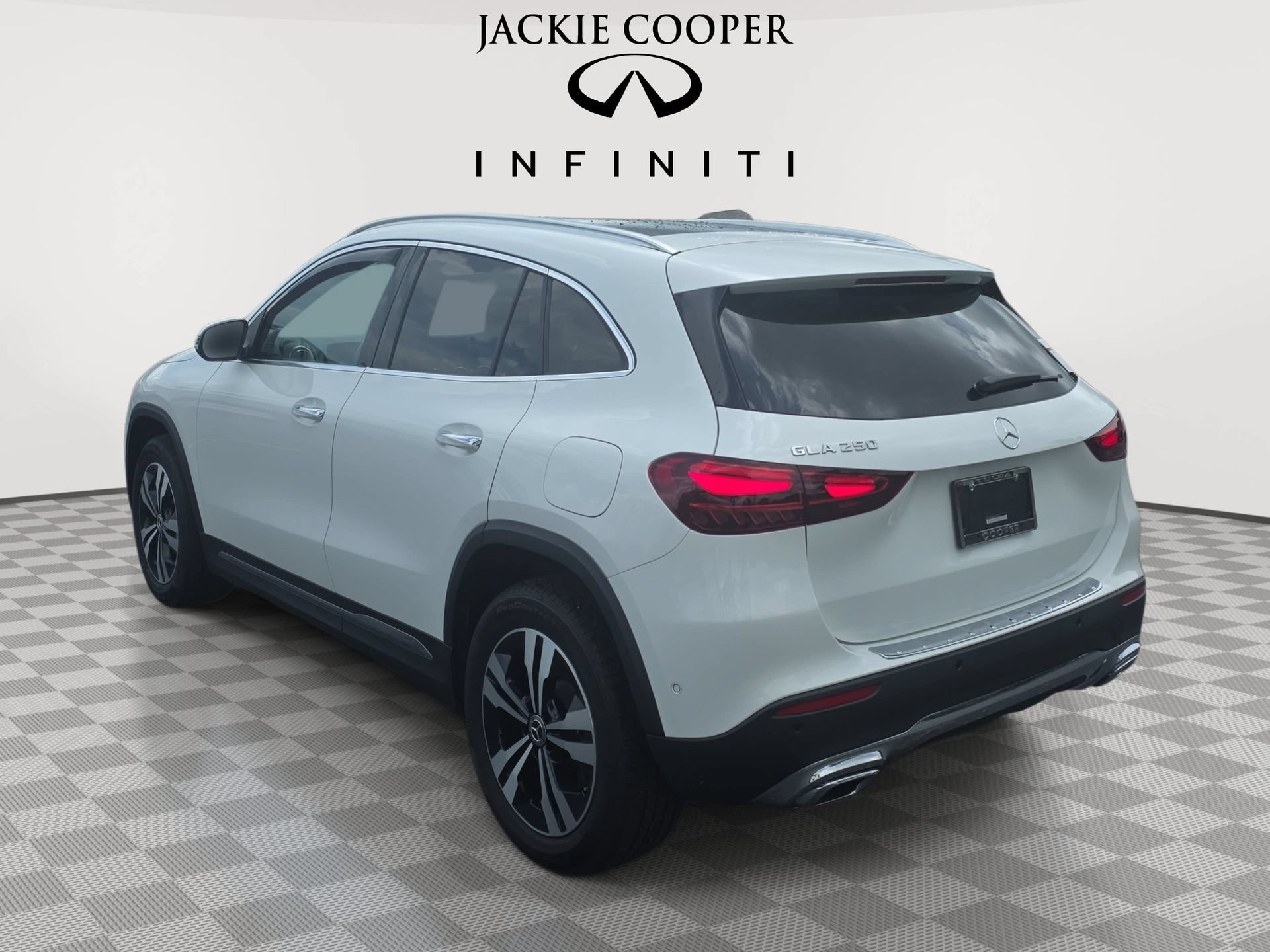 Used 2025 Mercedes-Benz GLA 250 image 7