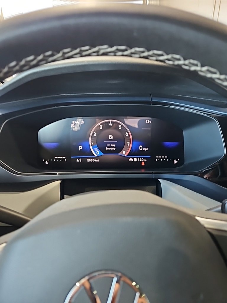 Used 2024 Volkswagen Taos SE image 32