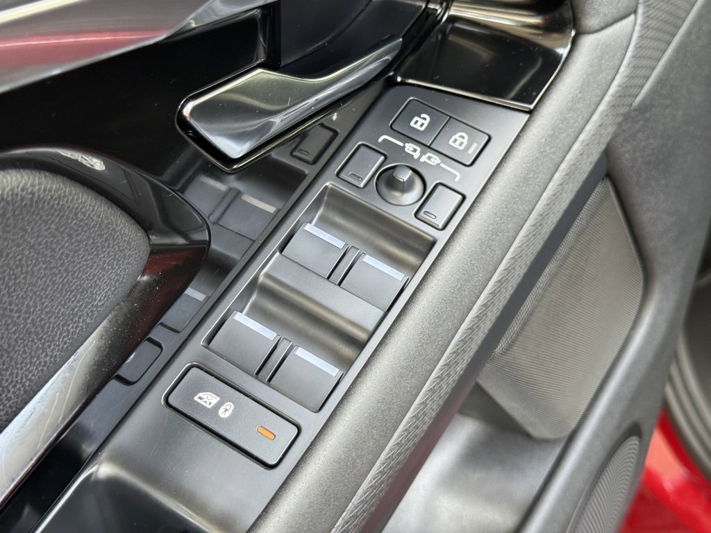 Used 2023 Land Rover Range Rover Evoque S image 13