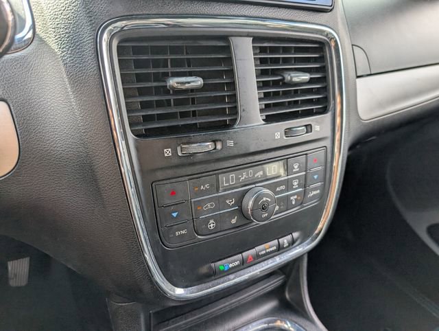 Used 2018 Dodge Grand Caravan GT image 29