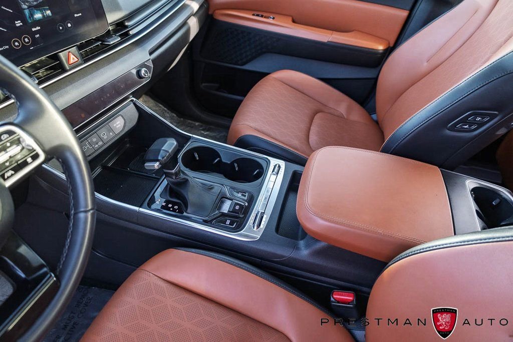 Used 2025 Kia Carnival SX image 31