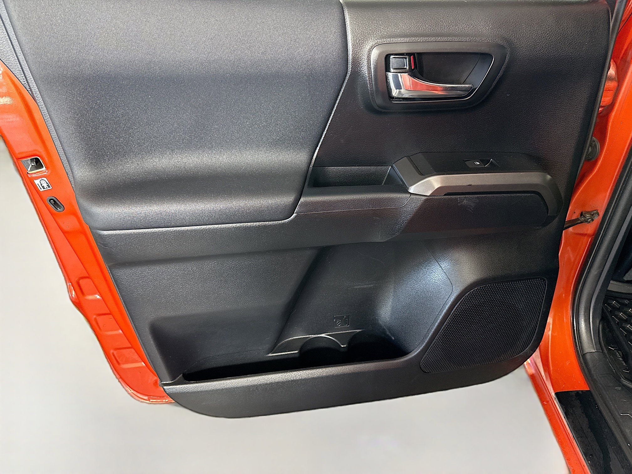 Used 2018 Toyota Tacoma SR5 image 26