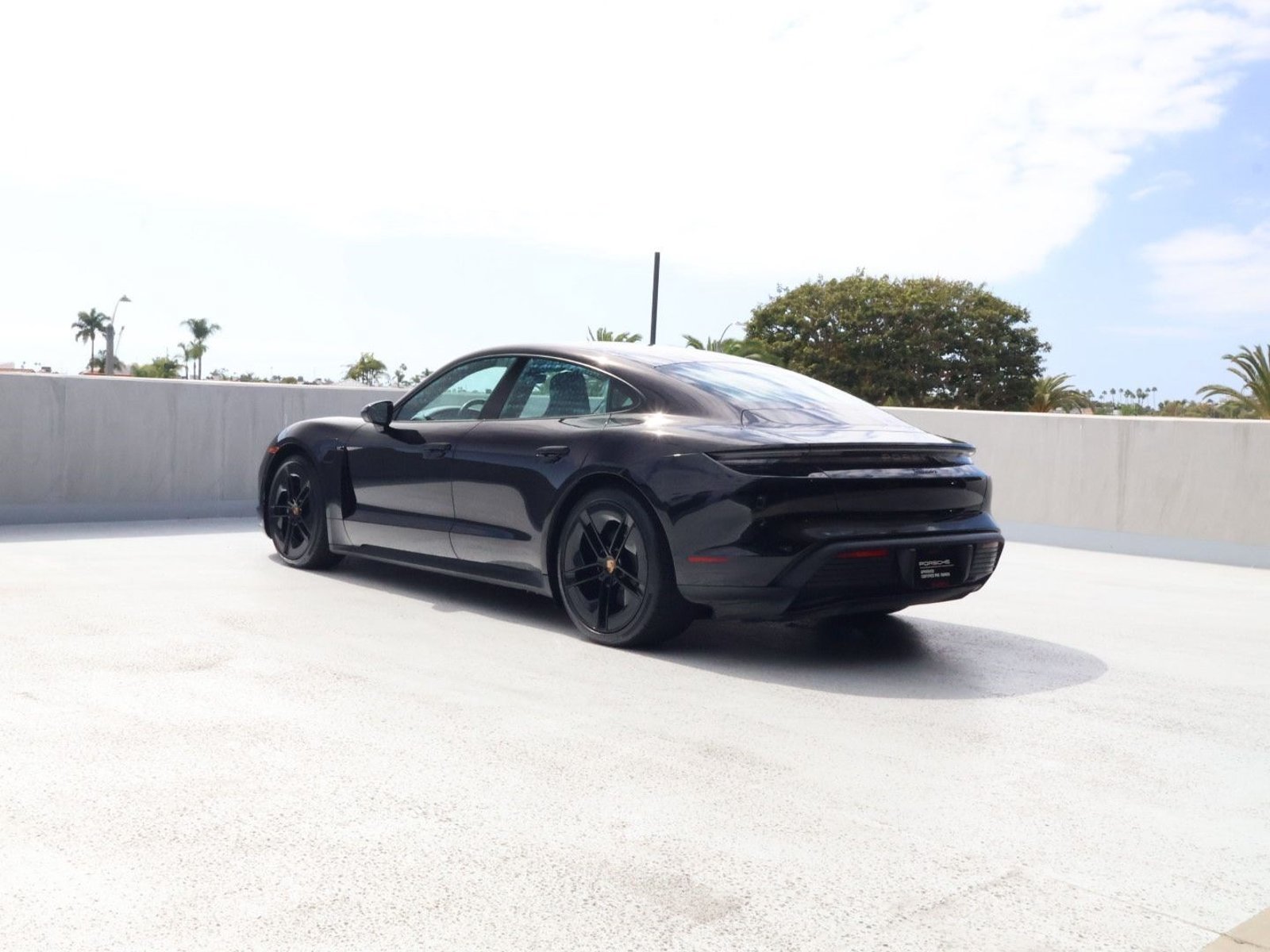 Certified 2025 Porsche Taycan w/ Premium Package RWD image 3
