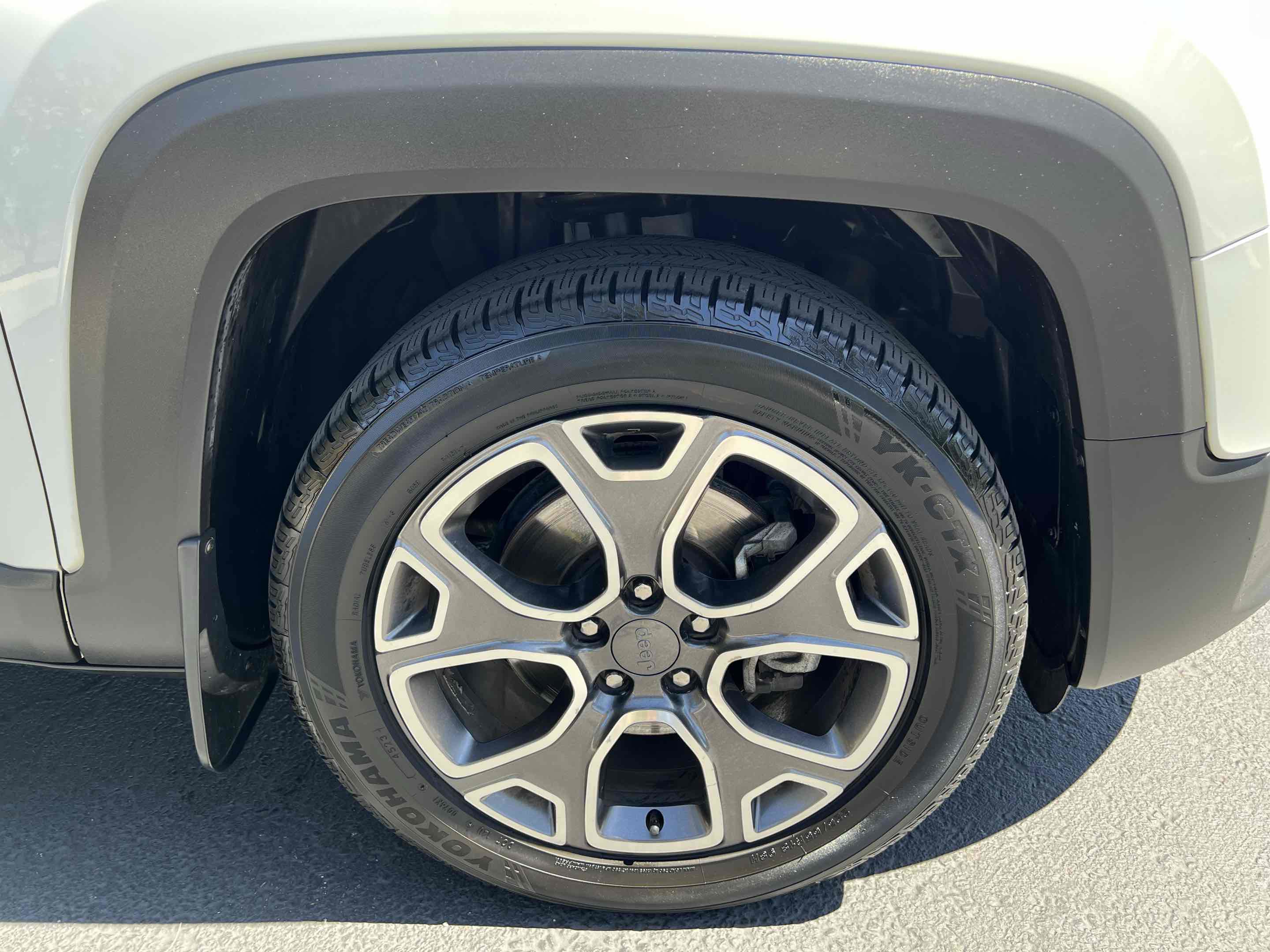 Used 2017 Jeep Renegade Limited FWD image 44