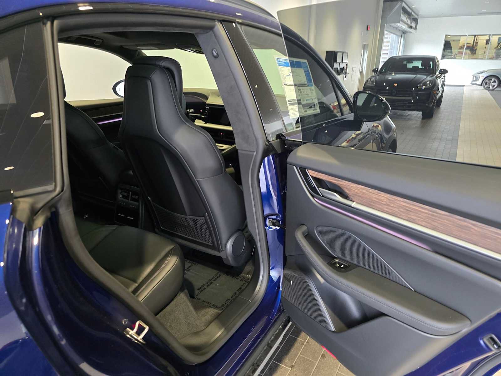New 2026 Porsche Macan Turbo Electric AWD/4WD image 14