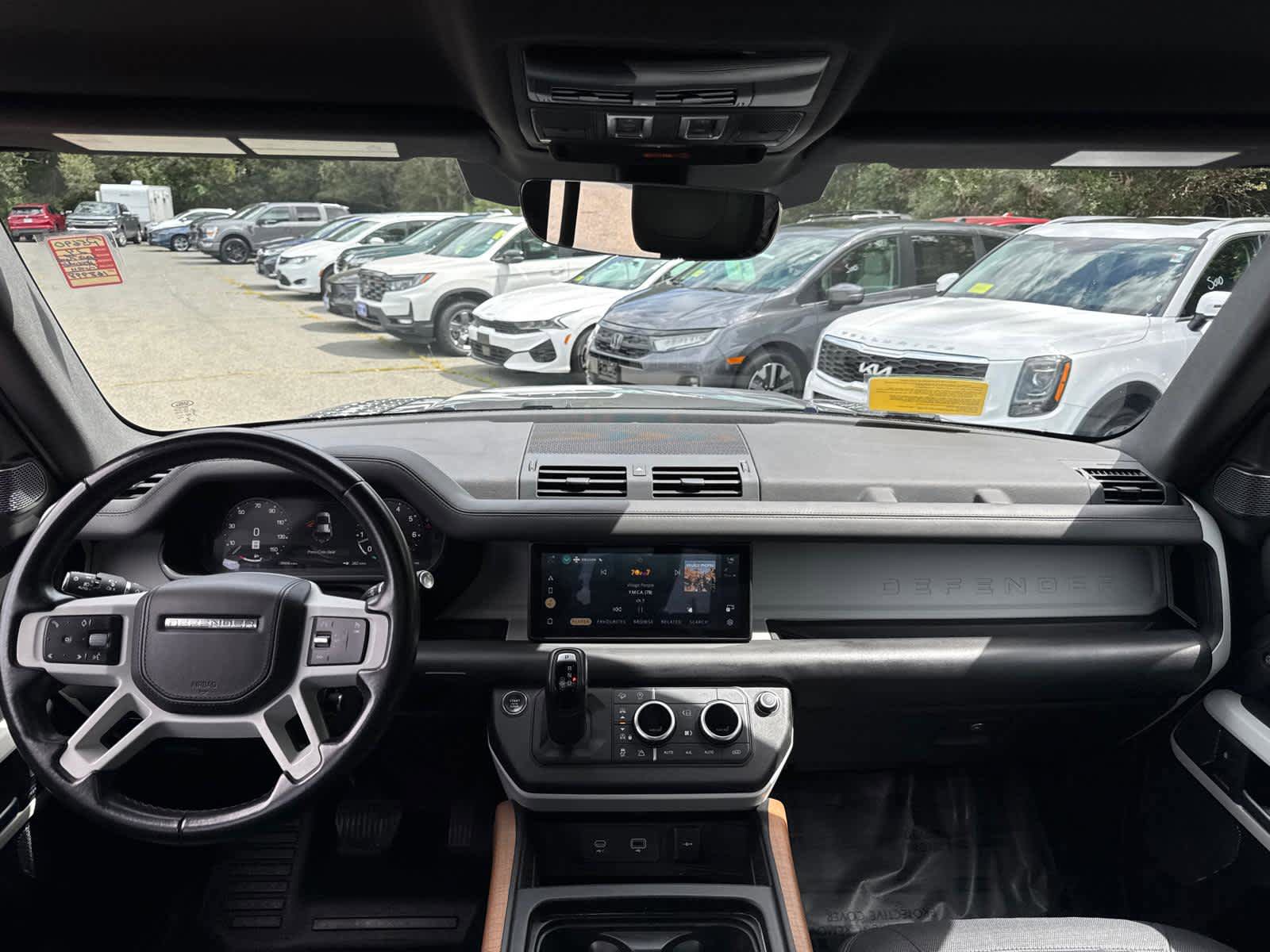Used 2023 Land Rover Defender 110 X-Dynamic SE image 34