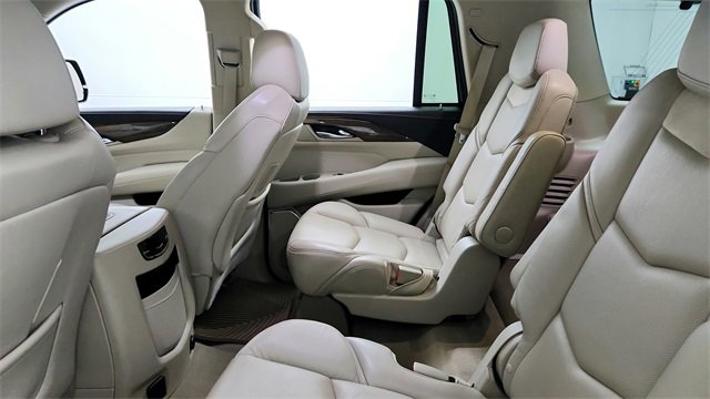 Used 2020 Cadillac Escalade Luxury image 18