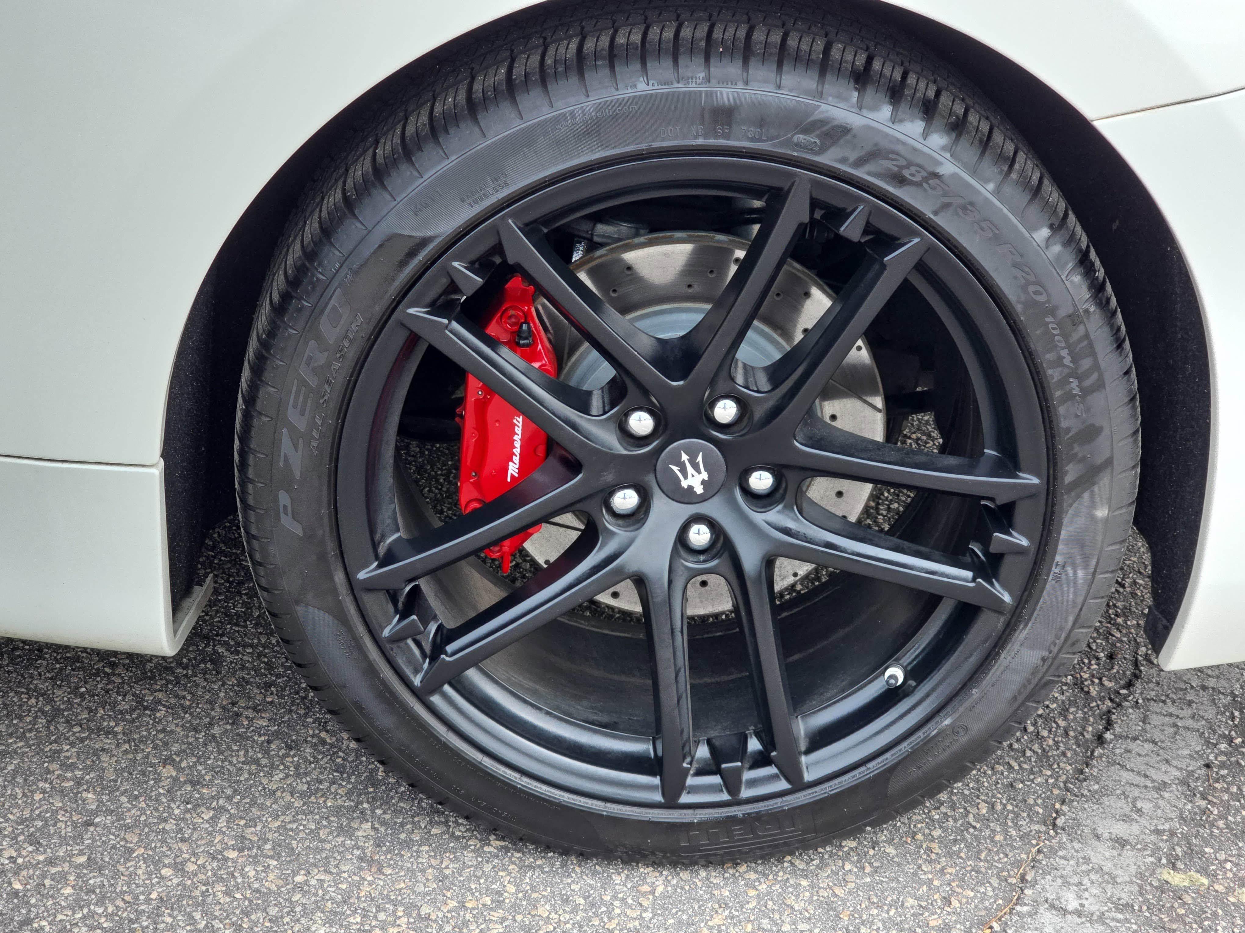 Used 2018 Maserati GranTurismo Sport RWD image 32