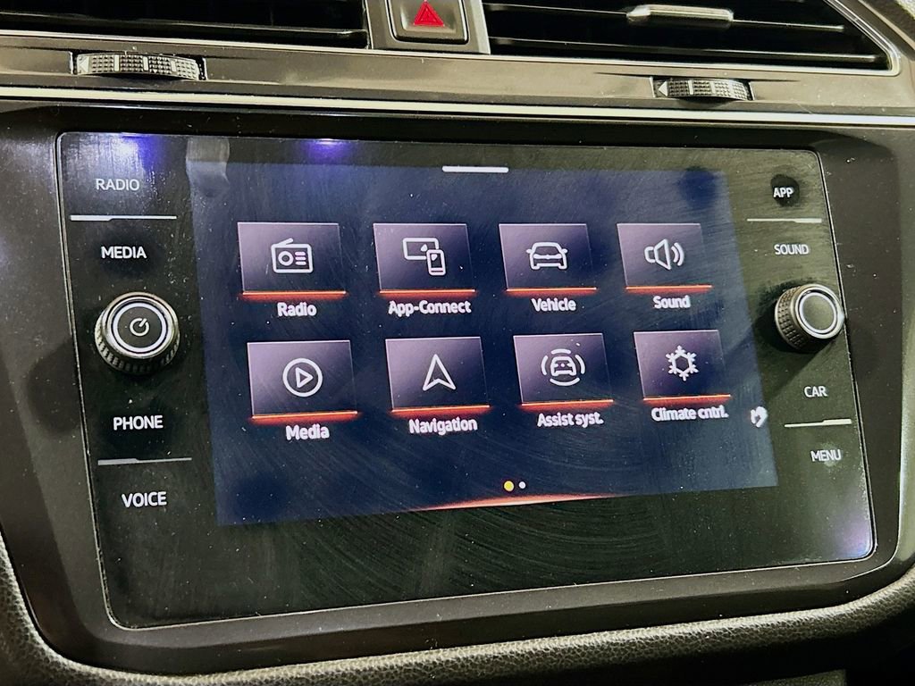 Used 2022 Volkswagen Tiguan SE R-Line FWD image 12