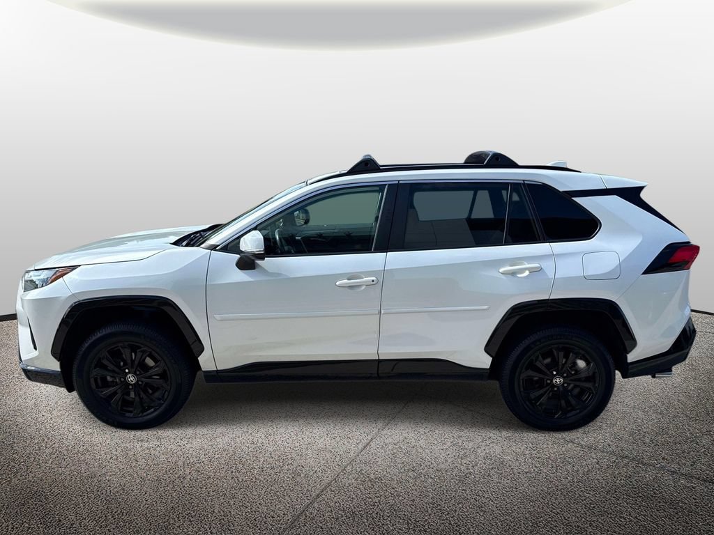 Used 2022 Toyota RAV4 SE w/ Convenience Package AWD/4WD image 3