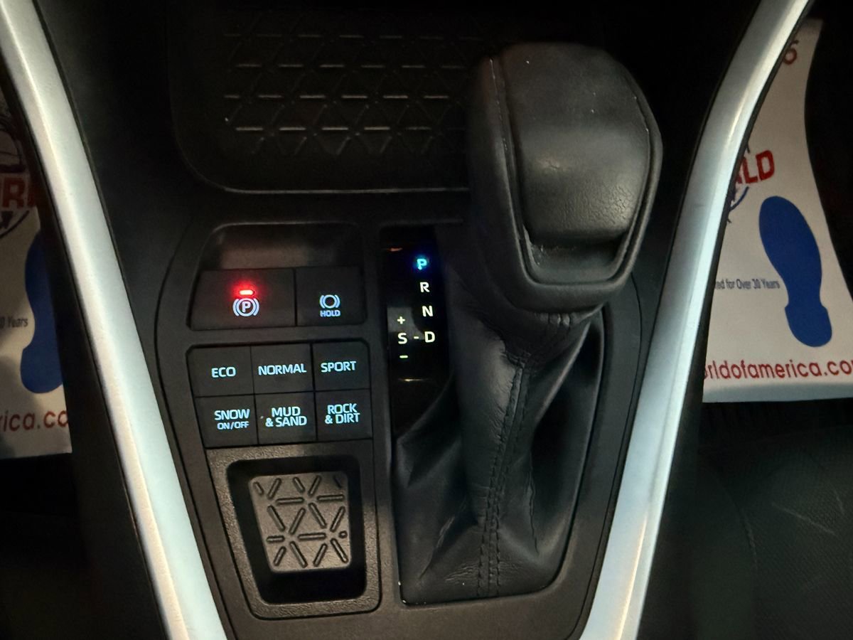 Used 2022 Toyota RAV4 XLE w/ Convenience Package AWD/4WD image 42