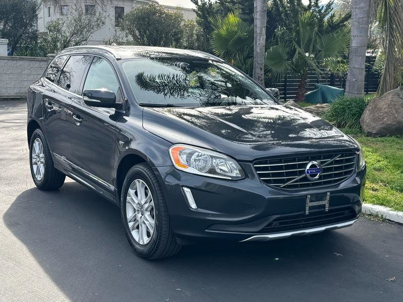 Used 2015 Volvo XC60 T5 Premier w/ Proximity Package FWD image 4