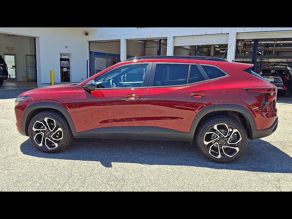 Certified 2024 Chevrolet Trax RS w/ Sunroof Package FWD image 5