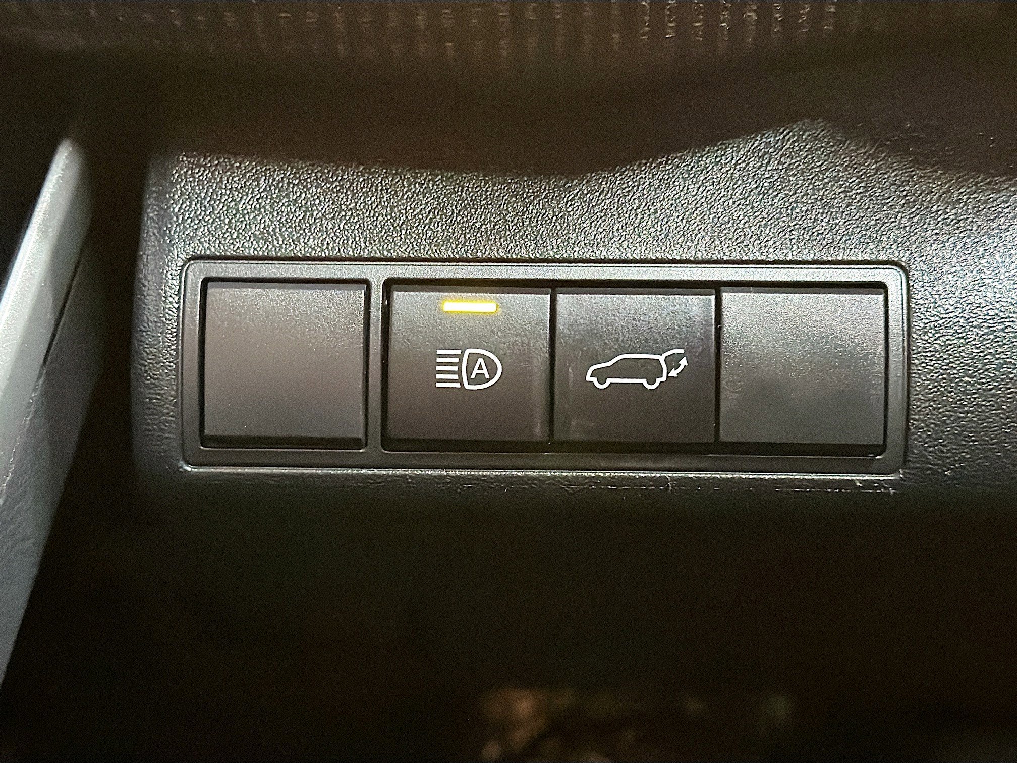 Used 2025 Toyota bZ4X XLE image 17