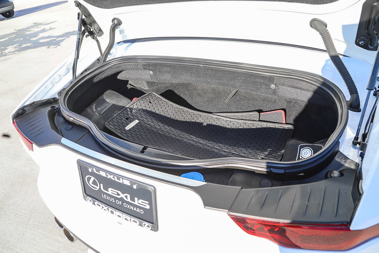 Used 2024 Jaguar F-TYPE R-Dynamic image 24