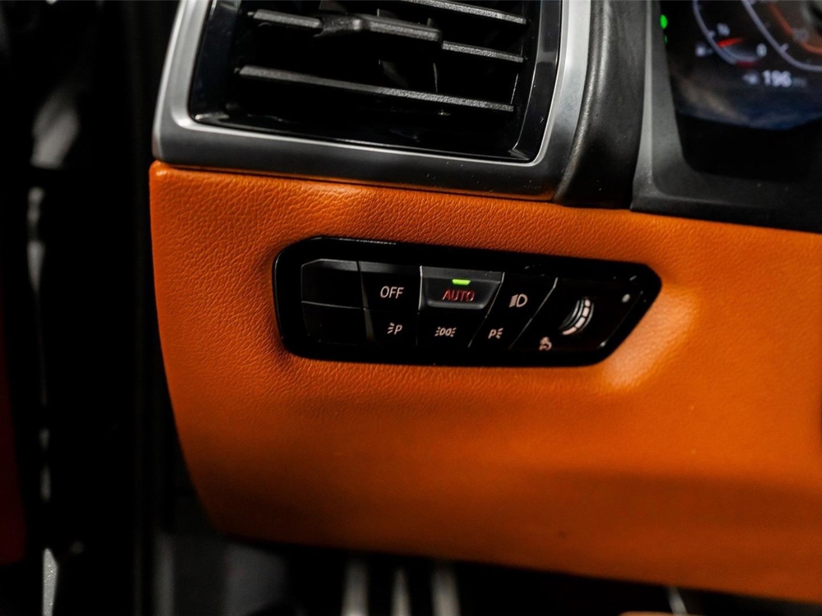 Used 2020 BMW 840i xDrive 840i xDrive Convertible w/ M Sport Package image 41