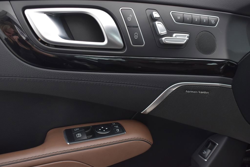 Used 2016 Mercedes-Benz SL 550 image 12