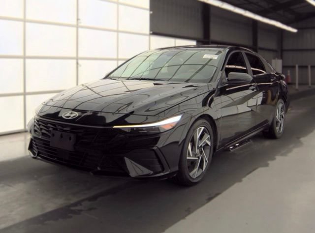 Used 2025 Hyundai Elantra SEL FWD video 1