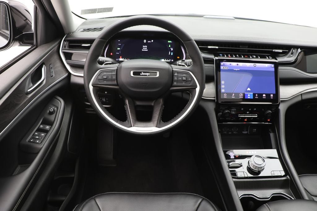Used 2023 Jeep Grand Cherokee 30th Anniversary image 14
