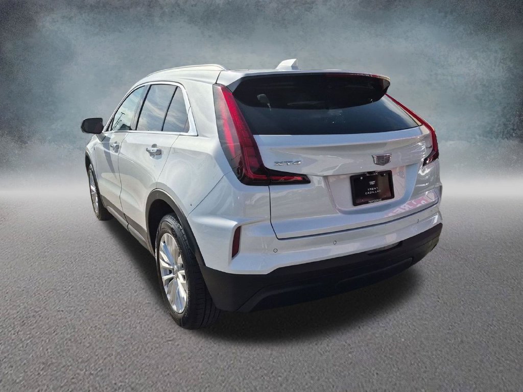 Certified 2024 Cadillac XT4 Luxury FWD image 2