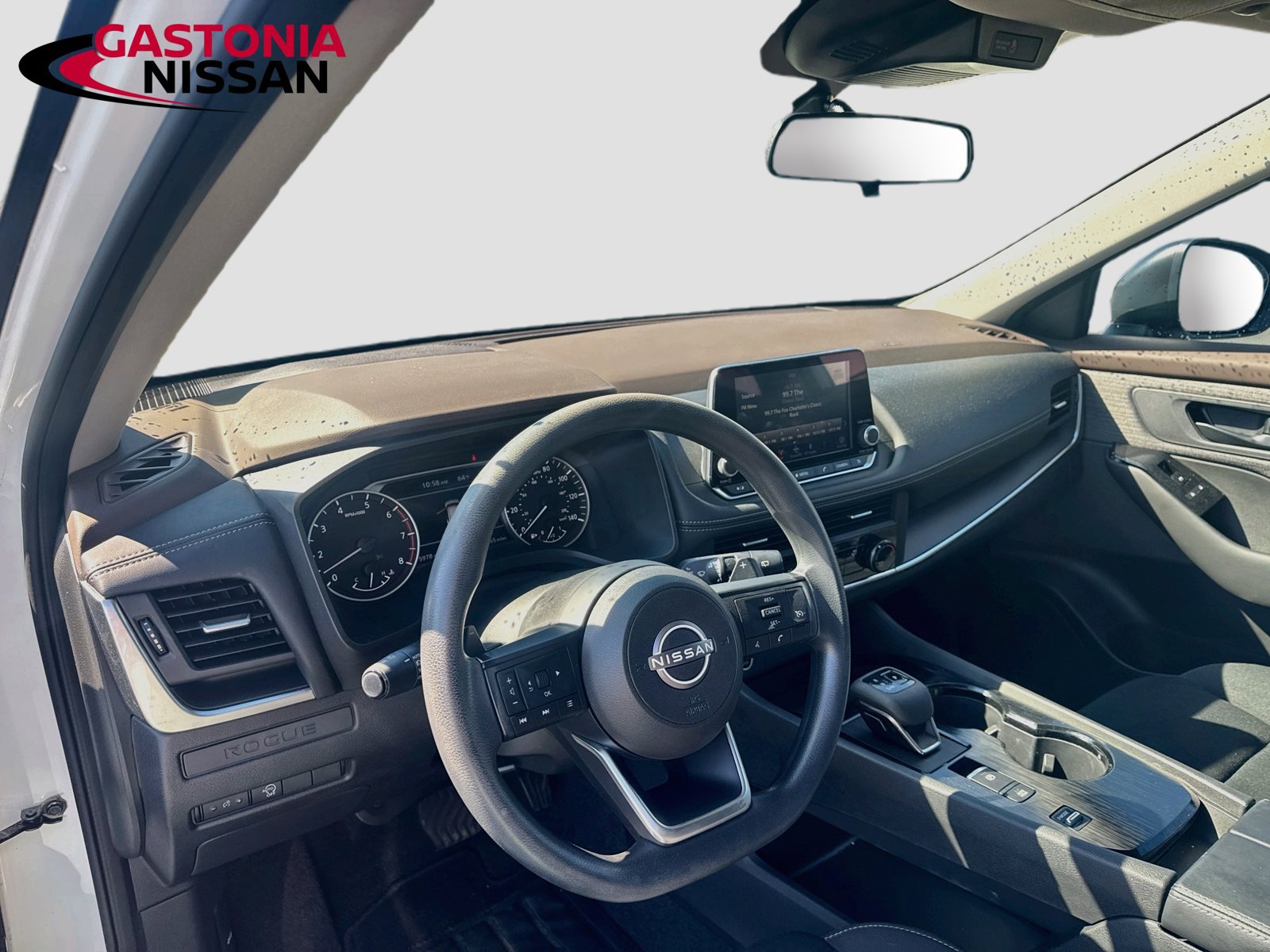 Used 2023 Nissan Rogue S FWD image 11