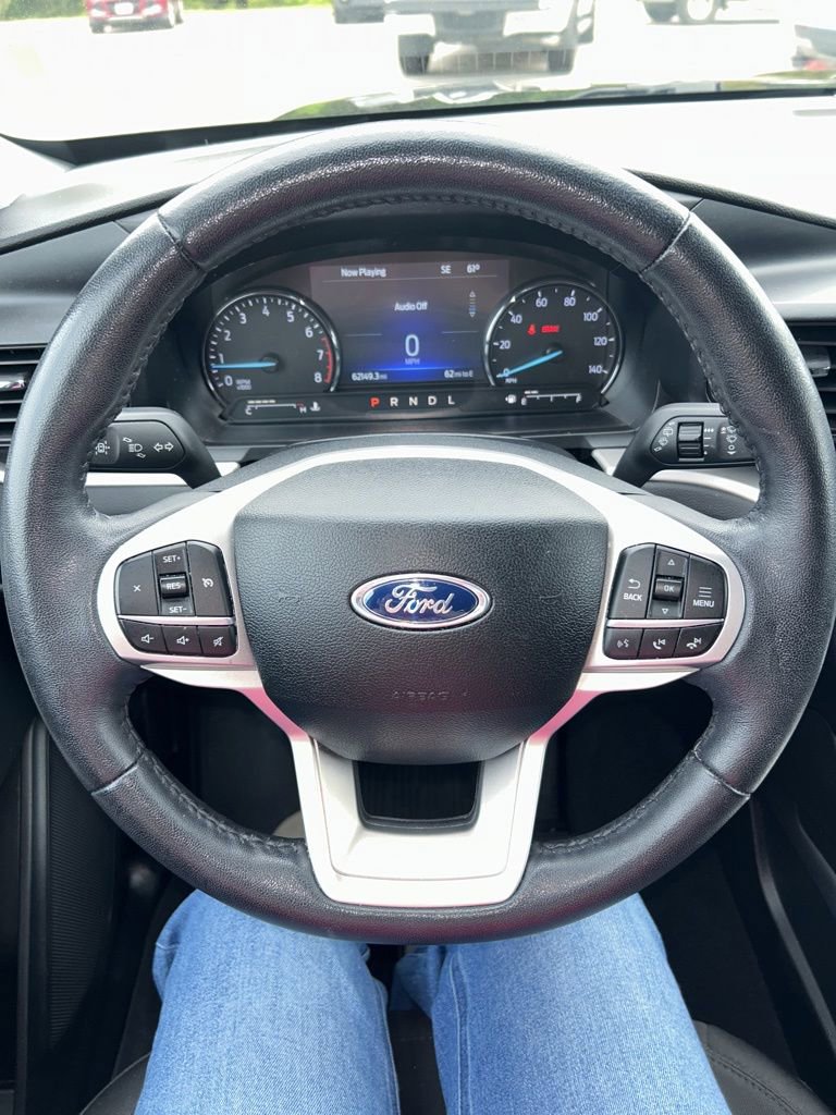 Used 2023 Ford Explorer XLT AWD/4WD image 14