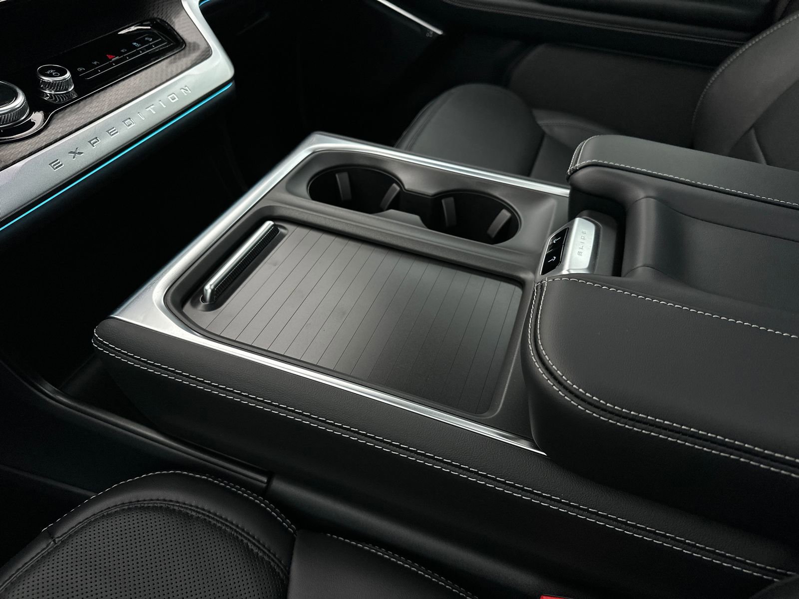 New 2025 Ford Expedition Platinum w/ Stealth Performance Package image 35