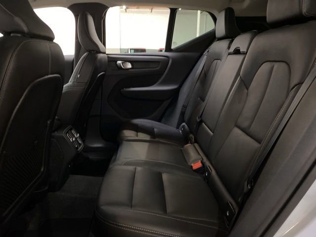 Used 2025 Volvo XC40 B5 Plus AWD/4WD image 22