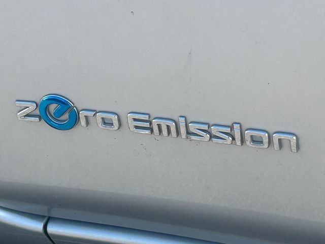 Used 2013 Nissan Leaf S FWD image 12