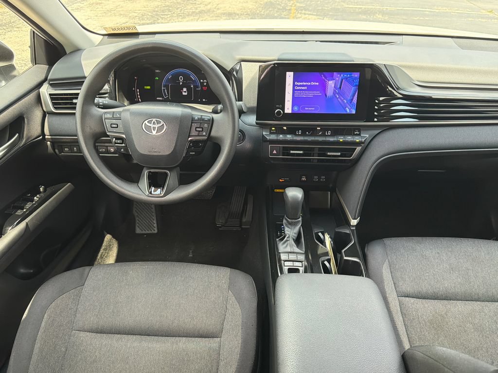 Used 2025 Toyota Camry LE FWD image 27