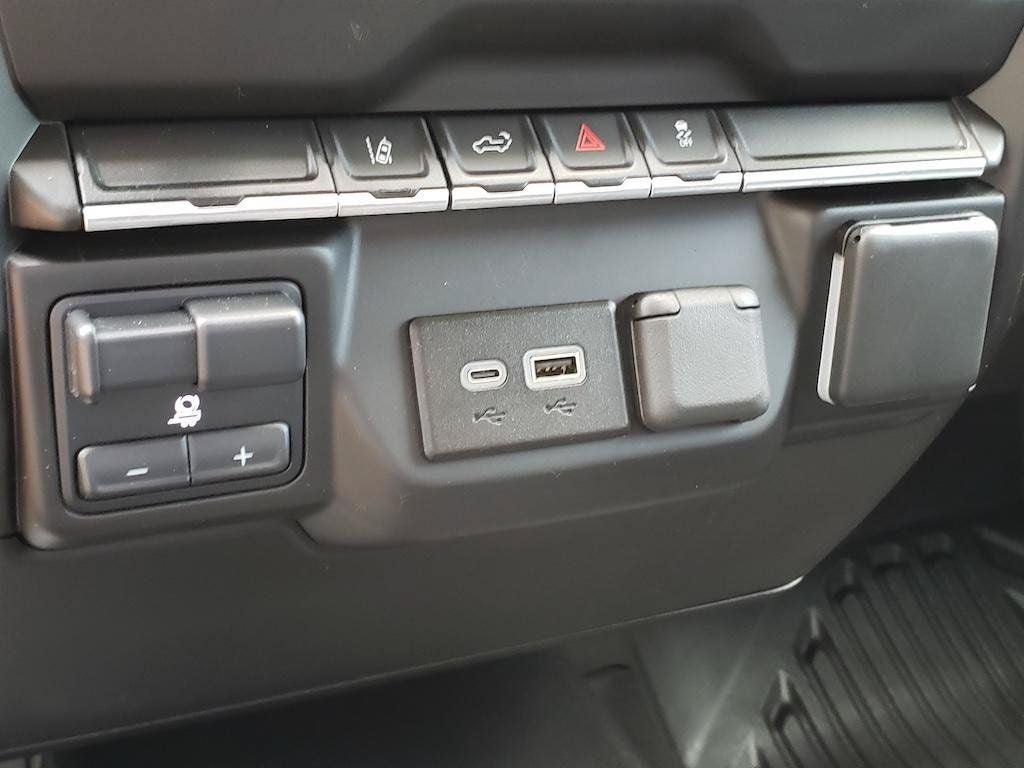 Used 2024 GMC Sierra 2500 Pro AWD/4WD image 21