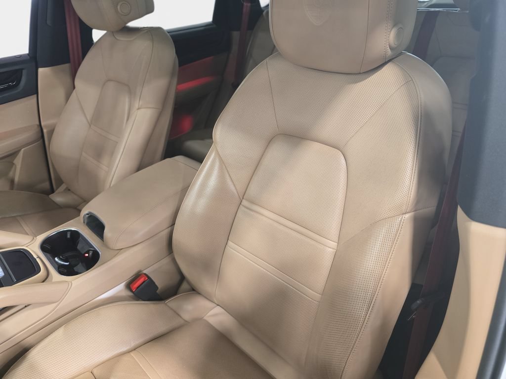 Used 2022 Porsche Cayenne AWD/4WD image 21