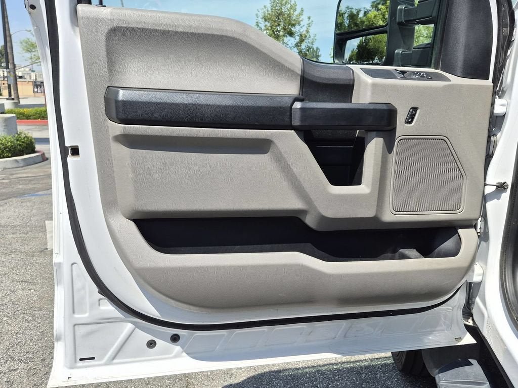 Used 2020 Ford F550 2WD Regular Cab Super Duty image 23