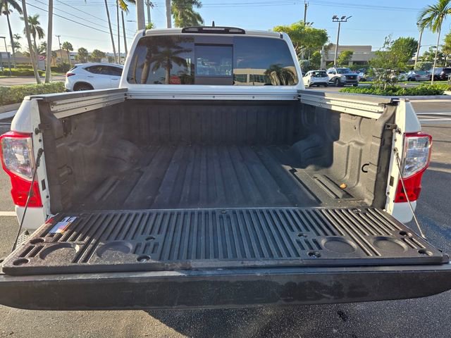 Used 2024 Nissan Titan SV w/ SV Convenience Package AWD/4WD image 10