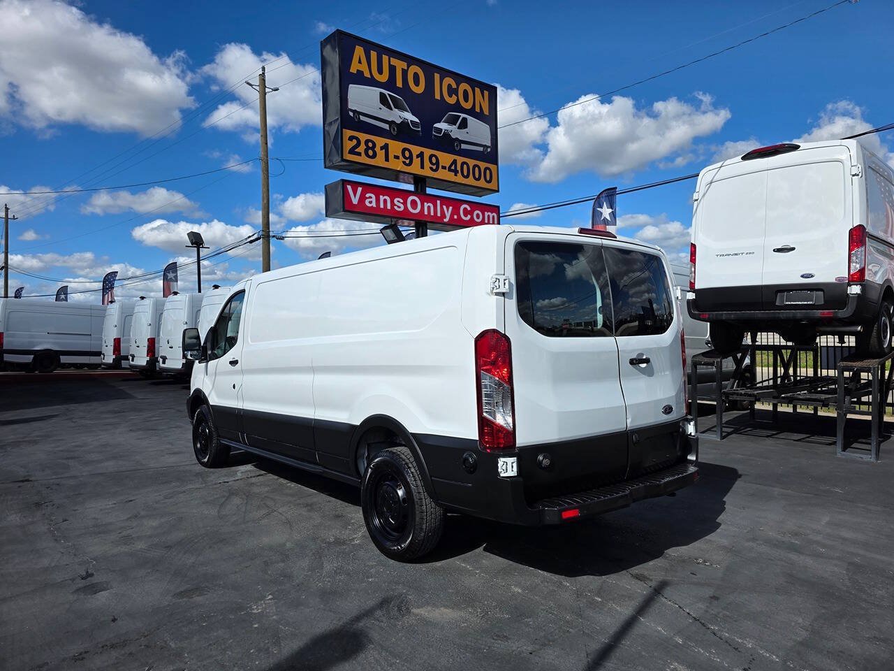 Used 2019 Ford Transit 250 148 Low Roof RWD image 2