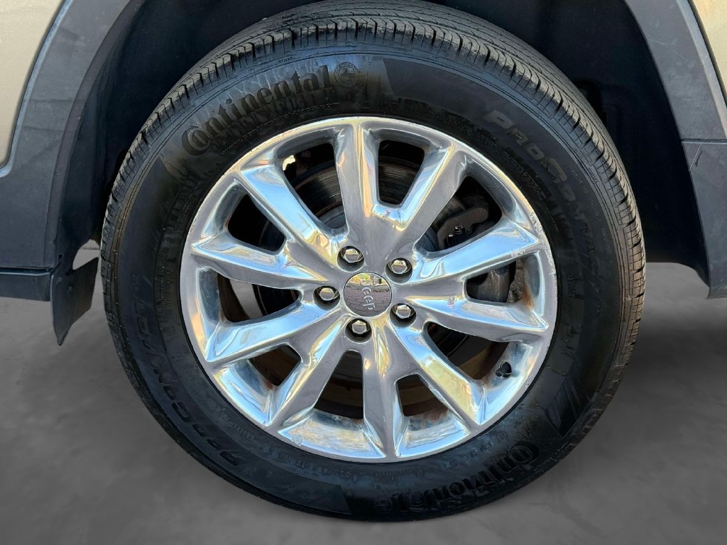 Used 2017 Jeep Cherokee Limited AWD/4WD image 8