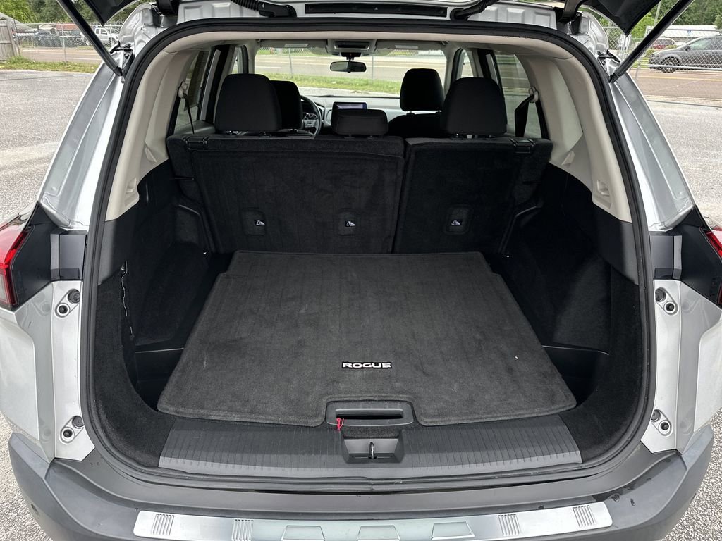 Used 2023 Nissan Rogue SV FWD image 32