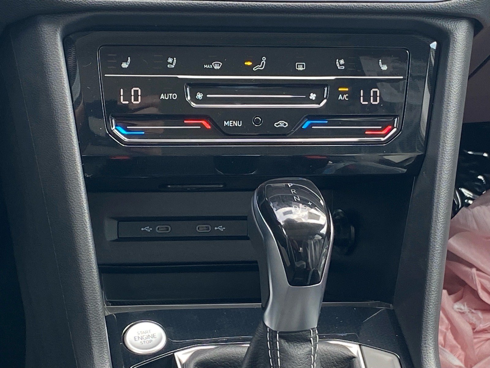 New 2026 Volkswagen Taos SEL AWD/4WD image 7