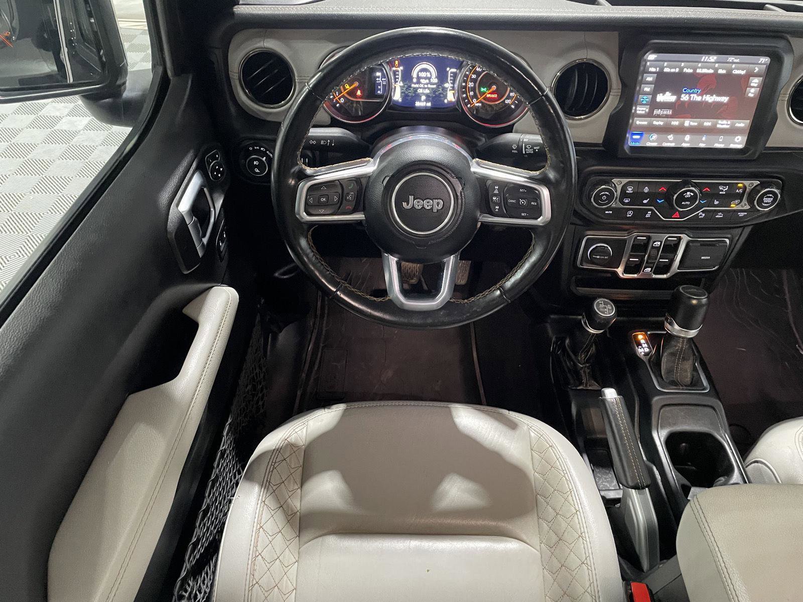 Used 2022 Jeep Gladiator Overland image 12