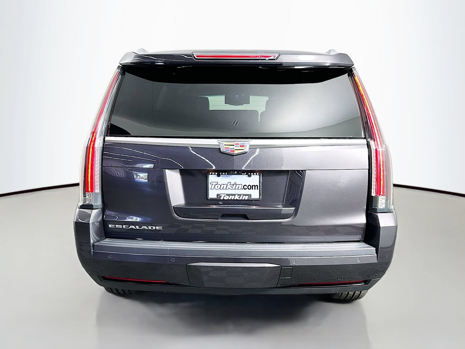 Used 2017 Cadillac Escalade Platinum AWD/4WD image 7