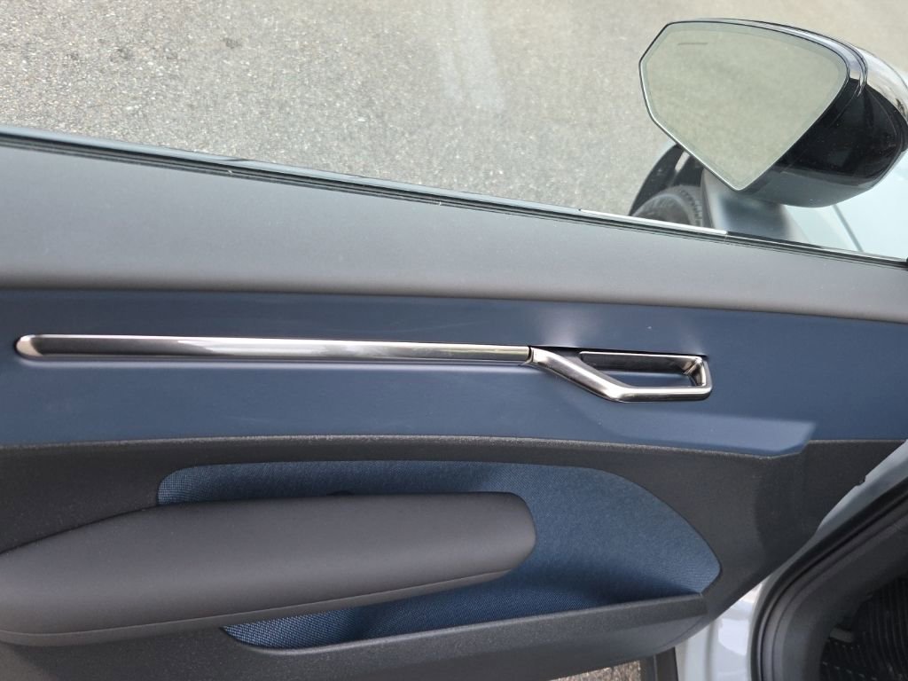 New 2025 Volvo EX30 Plus w/ Protection Package Premier image 3