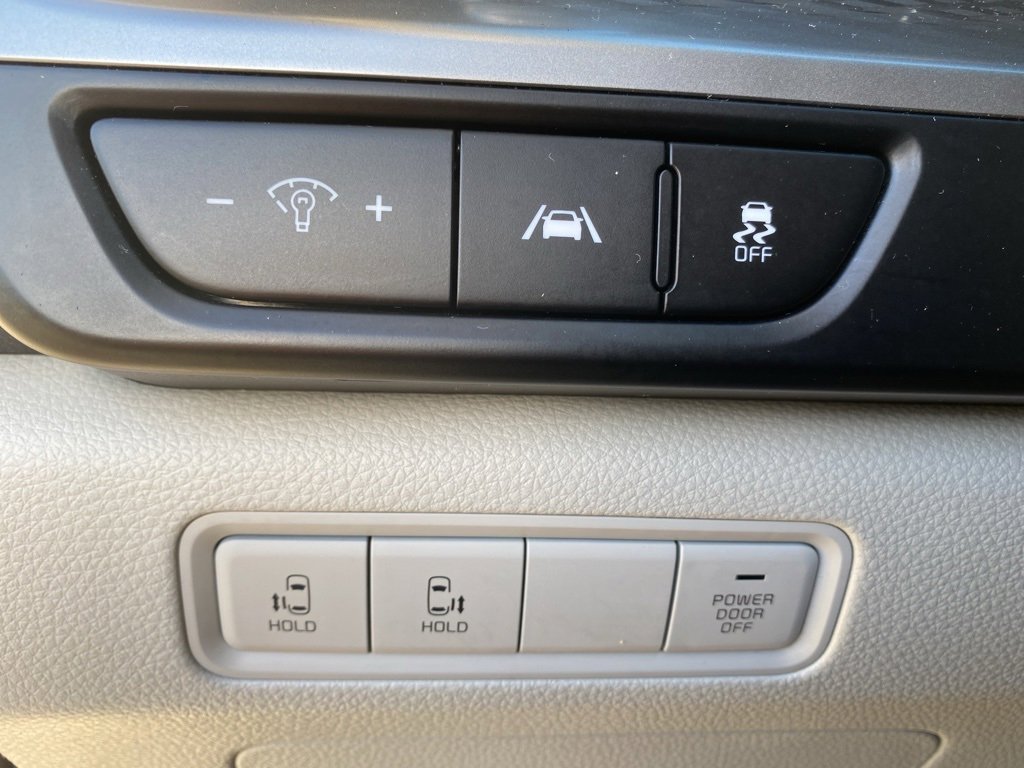 Certified 2022 Kia Carnival LX image 26