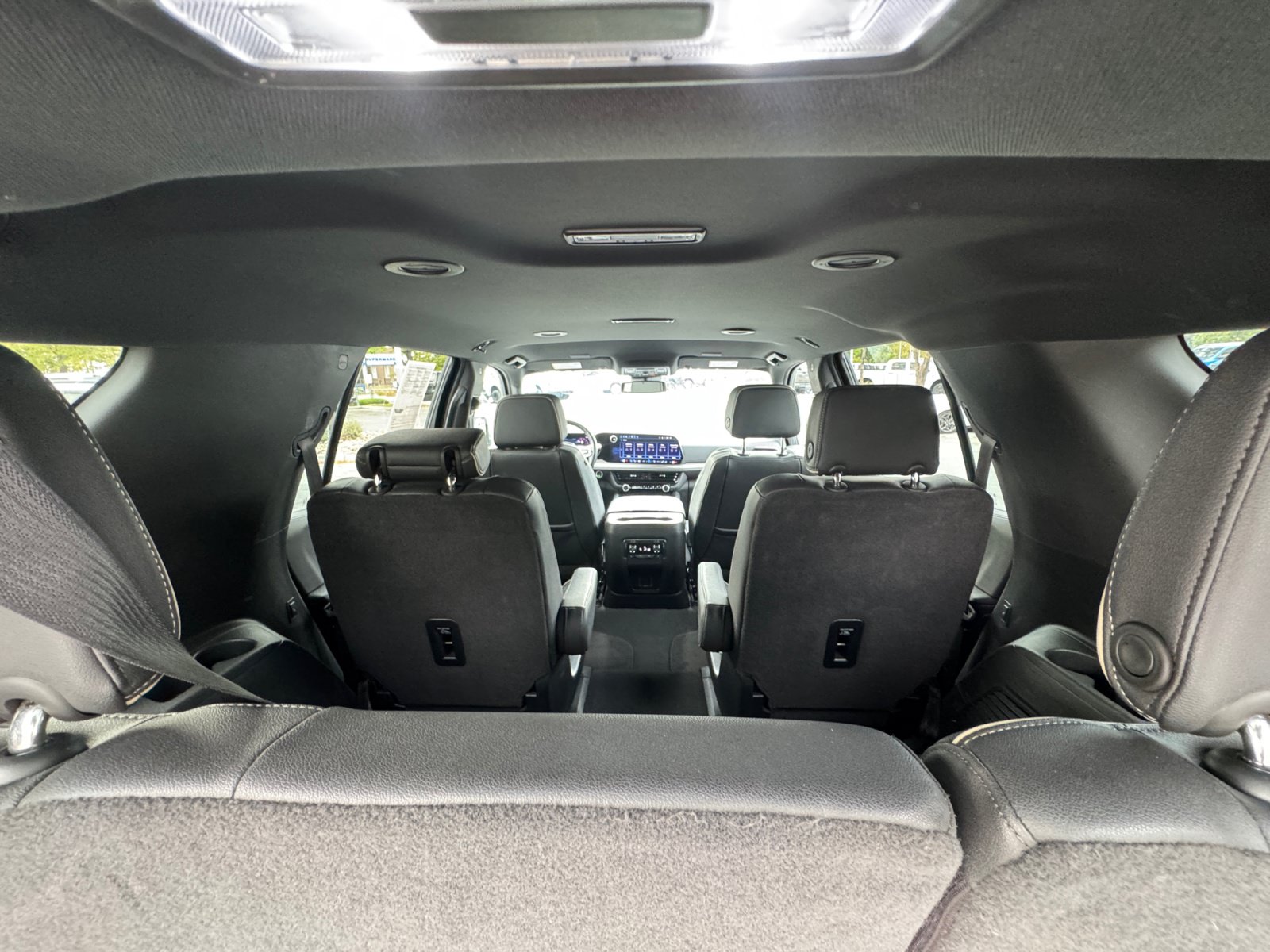 Used 2025 Chevrolet Tahoe Premier AWD/4WD image 20