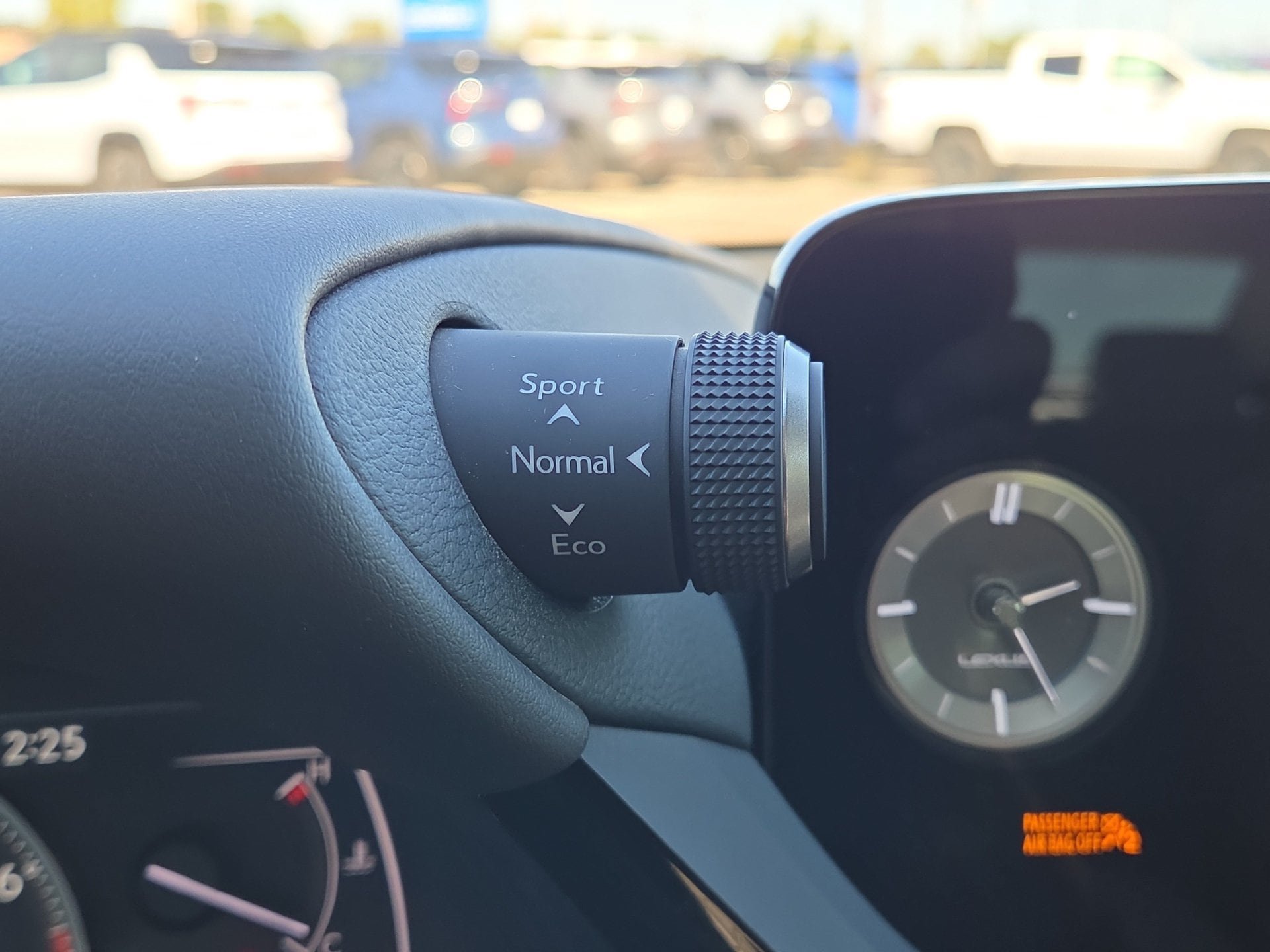 Used 2024 Lexus ES 350 w/ Technology Package FWD image 28