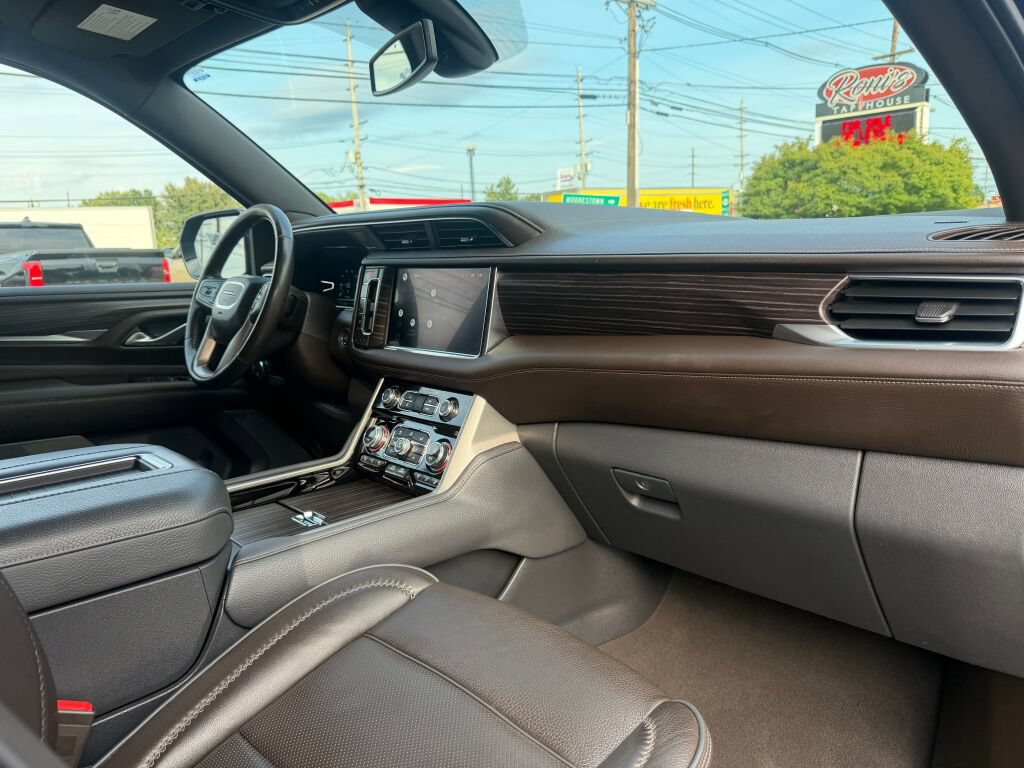 Used 2022 GMC Yukon XL Denali AWD/4WD image 31